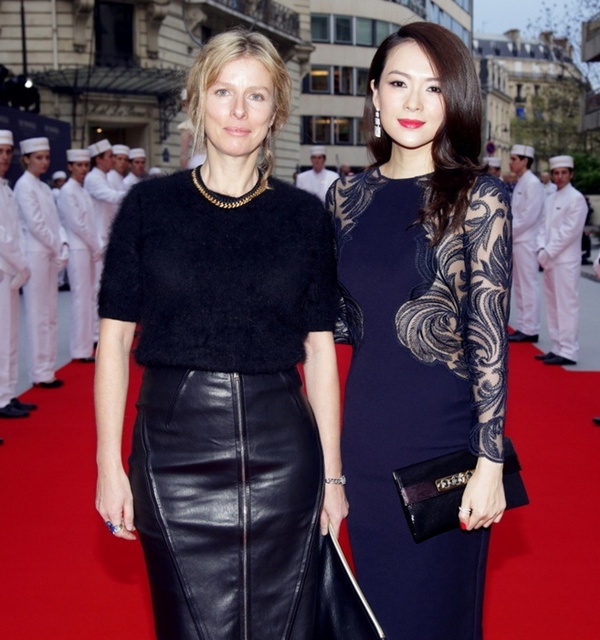 Hình ảnh mới của Tử Di tại Pháp.