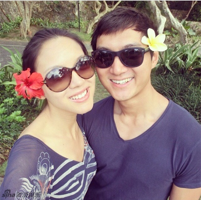 Ngày 17/4, Hoa hậu Thế giới 2007 Trương Tử Lâm đăng trên trang cá nhân hình ảnh đời thường bên ông xã - Trương Nhiếp Lỗi kỷ niệm 5 năm yêu nhau. Người đẹp chú thích: “Cuộc sống có bao nhiêu lần 5 năm. Em mong chờ được cùng anh trải qua thêm 5 năm nữa”.