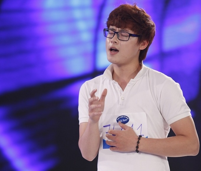 Huỳnh Phan Trọng Quỳnh là ca sĩ trẻ kế tiếp không vượt qua vòng loại Thần tượng âm nhạc Việt Nam mùa thứ 6. Giám khảo Thanh Bùi nhận xét thí sinh này càng hát càng bị lạc tông, nguyên nhân là vì anh không kiểm soát được giọng ở những nốt cao. Trước đó, công chúng yêu nhạc từng biết đến Huỳnh Phan Trọng Quỳnh qua hai ca khúc Bài tình ca cho anh, Người yêu dấu ơi trong bộ phim điện ảnh Cầu vồng không sắc và vai nam chính ở MV Em đã quên anh của Trịnh Thăng Bình.