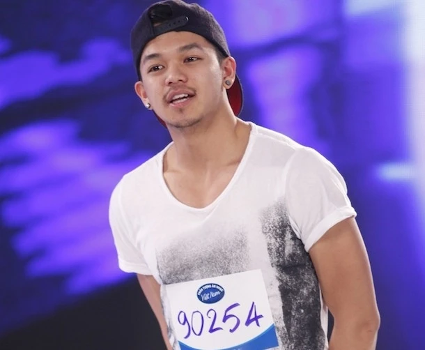 Bên cạnh những thí sinh không may mắn, nhiều cá tính âm nhạc nổi trội cũng lộ diện tiếp ở tập này. Trong ảnh: Chàng Việt kiều Đức chinh phục ban giám khảo, khán giả bằng ngoại hình ưa nhìn cùng giọng hát ấm áp, nam tính.