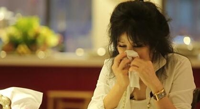 Nữ nghệ sĩ gạo cội khóc nức nở vì cuộc sống gia đình.