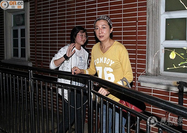 Con gái Thành Long và mẹ đã dọn về sống với nhau sau biến cố.