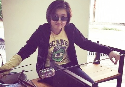 Con gai Thanh Long bo nha di choi hinh anh