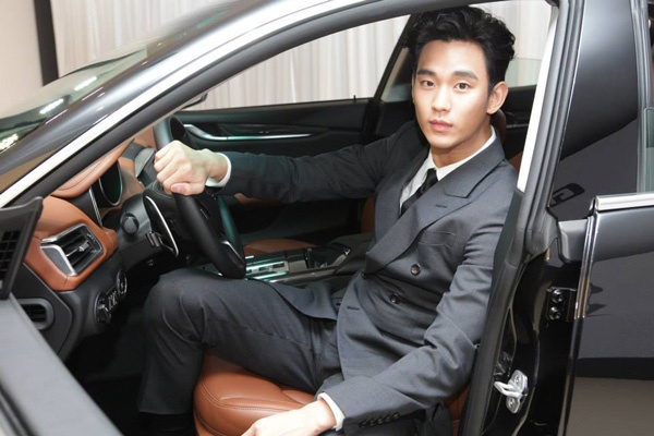 Kim Soo Hyun sam xe hop BMW hinh anh