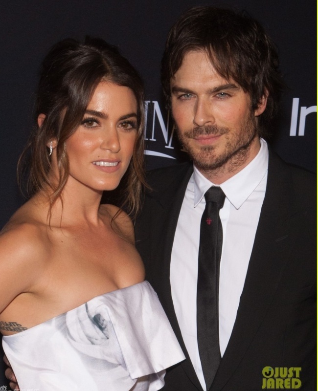 Ian Somerhalder và Nikki công khai hẹn hò chỉ sau 3 tháng khi người đẹp 26 tuổi ly hôn.