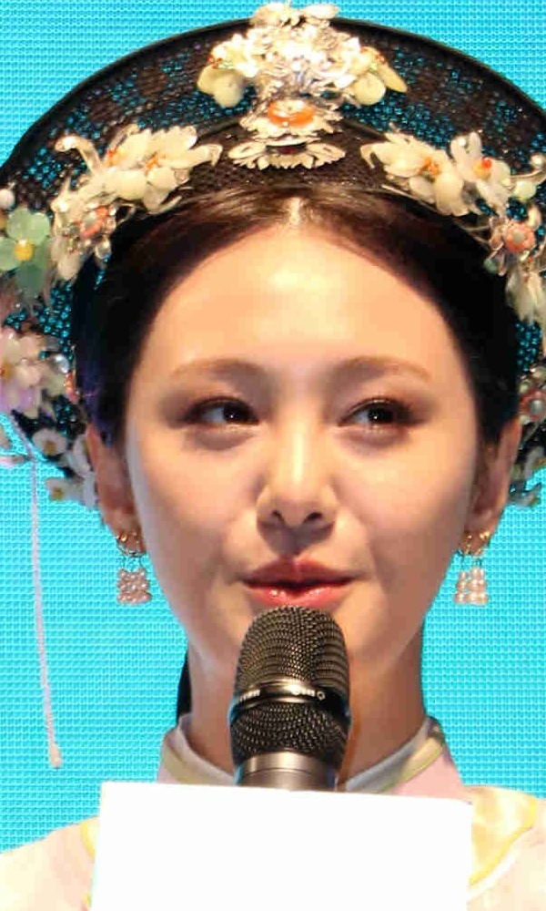 Trịnh Sảng từng thừa nhận cô từng phẫu thuật thẩm mỹ để níu kéo tình yêu với tài tử Trương Hàn. Giờ đây, dù không còn yêu nhau nhưng cô chưa bao giờ ân hận vì quyết định khi xưa của mình. 