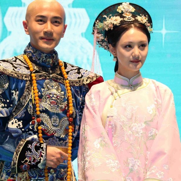 Ngày 27/4, Trịnh Sảng nổi bật giữa các tài tử danh tiếng như Giả Nãi Lượng, Lưu Khải Uy, Huỳnh Tông Trạch trong buổi quảng bá phim Tưởng trường y. Phim chuyển thể từ tiểu thuyết Tịch mịch của Phi Ngã Tư Tổn, dự kiến sẽ mang đến câu chuyện tình bi thương nhất dịp cuối năm 2015 trên màn ảnh nhỏ.