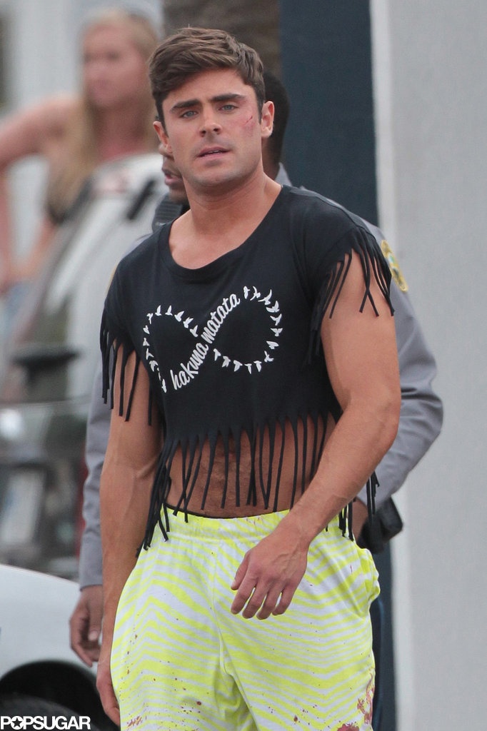 Nhiều người dự đoán đây có thể là bộ quần áo nữ giới mà nhân vật của Zac phải mặc tạm. 