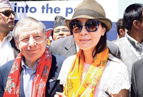 Dương Tử Quỳnh và ông xã đến Nepal từ ngày 23/4.