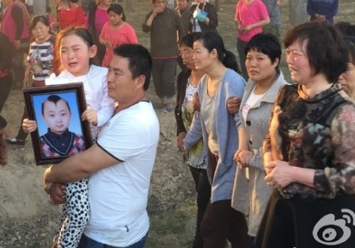 Dam tang dam nuoc mat cua ’than dong 8 tuoi’ showbiz Hoa ngu hinh anh