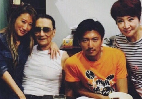 Vuong Phi khong co mat trong anh gia dinh Ta Dinh Phong hinh anh