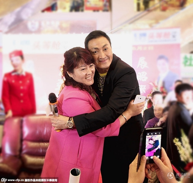 Nhiều khán giả tưởng rằng anh mới ngoài 30 tuổi. 