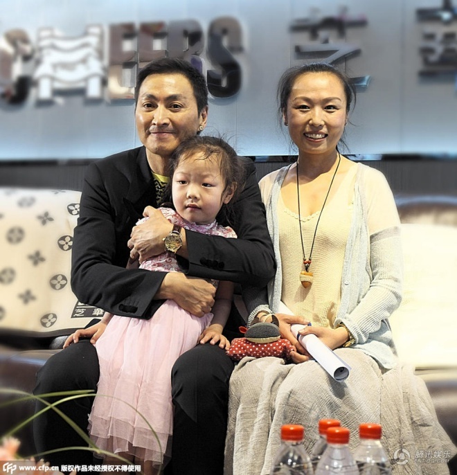 Hà Gia Kính nổi tiếng với khá nhiều bộ phim truyền hình như Bao Thanh Thiên, Tân Bao Thanh Thiên, Du kiếm giang hồ, Nguyệt Ảnh Phong Hà, Mã Vĩnh Trinh, Vô Ưu công chúa... Trong đó, đáng nhớ nhất phải kể đến vai diễn Triển Chiêu trong Bao Thanh Thiên. Đây cũng là vai diễn ấn tượng nhất trong sự nghiệp đóng phim của Hà Gia Kính.