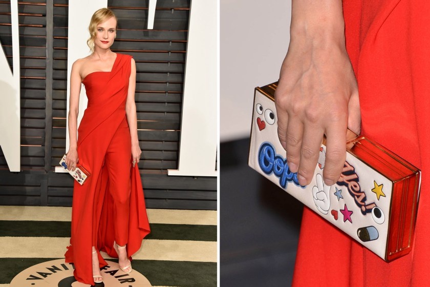 Bộ cánh thanh lịch của minh tinh Diane Kruger được phối hợp với chiếc ví cầm tay hình hộp bút chì trẻ trung, tinh nghịch. Đây là sản phẩm do nhà thiết kế phụ kiện Anya Hindmarch sáng tạo, nằm trong BST Xuân hè 2015. 