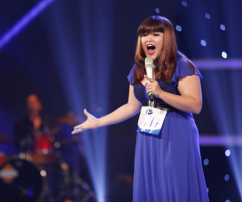 Nguyễn Bích Ngọc là thí sinh gây bất ngờ nhất tại mùa 6 Vietnam Idol. Tuy chưa qua bất kỳ trường lớp về thanh nhạc nào, nhưng cô sinh viên khoa Kiến trúc - Nội thất thuộc trường ĐH Kiến trúc TP HCM vẫn ung dung chiến thắng hết thử thách này đến thử thách khác nhờ chất giọng đầy nội lực, cách xử lý ca khúc mang màu sắc riêng. Với phong độ hiện tại, khả năng “làm nên chuyện” ở cuộc thi năm của Bích Ngọc là không nhỏ.