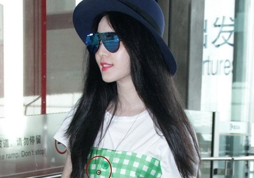 Pham Bang Bang xinh tuoi, deo day chuyen doi voi Ly Than hinh anh