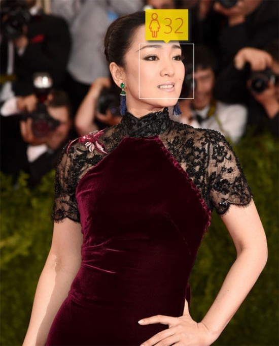 Đại giai nhân châu Á - Củng Lợi thẹn đỏ mặt khi ở tuổi 50 lại được phán 32 tuổi, trẻ hơn 18 tuổi.