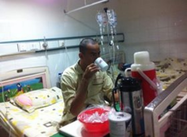 Cuối tháng 2 năm nay, Duy Nhân cập nhật tình trạng sức khỏe lên trang cá nhân. Anh đăng bức ảnh tươi tắn và thông báo sức khỏe gần như trở lại bình thường. 