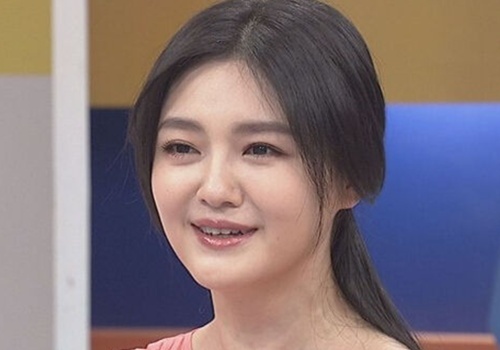 Tu Hy Vien bi che eo to tren song truyen hinh hinh anh