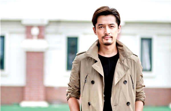 Sau hơn một năm, trải qua 10 lần phẫu thuật thẩm mỹ, Hồ Ca quay trở lại với làng giải trí. Sự nghiệp của Hồ Ca hiện thăng hoa như “diều gặp gió” và vẫn là nam thần có tiếng của showbiz. Nói về quá khứ tai nạn, anh sợ hãi: “Cuộc đời tôi vốn còn chưa bao giờ có dấu phẩy, dấu chấm nhưng rồi đột ngột lại có dấu chấm than kinh hoàng. Đó là quãng thời gian đáng sợ nhất”.