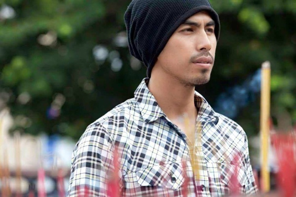 1 tháng sau ghép tủy, sáng 4/5, Duy Nhân bị hôn mê sâu, có thể ra đi bất cứ lúc nào. Nguyên nhân tình trạng này là do cơ thể Duy Nhân không thích nghi với tủy của em trai. Sau khi ghép, hiện tượng thải ghép xảy ra, Duy Nhân cũng bị sốt kéo dài cho đến đêm 3/5 thì phải thở máy nhưng sức khỏe yếu dần đi. Gia đình nam người mẫu kiêm diễn viên bối rối và lo lắng. Bạn bè trong giới cũng hoang mang trước thông tin xấu này. Viện phí điều trị cũng tăng đến 40 triệu đồng mỗi ngày nên gia đình Duy Nhân quyết định bán đất để cầm cự cho anh. 