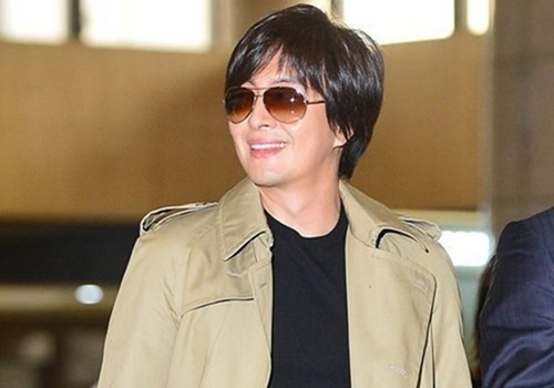 Bae Yong Joon 'vuot mat' ong chu SNSD tren san chung khoan hinh anh