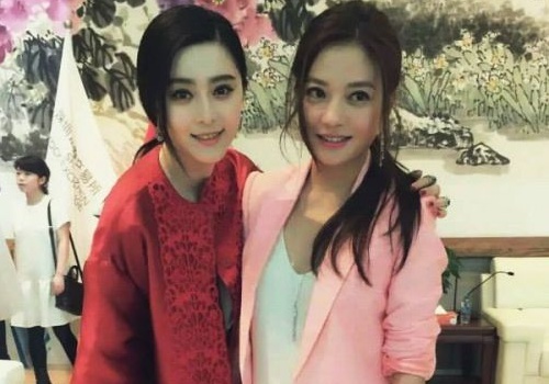 Trieu Vy: ‘Chi la ban be binh thuong voi Pham Bang Bang' hinh anh