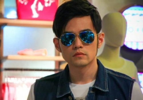 Chau Kiet Luan bi kien vi quyt tien an o hinh anh