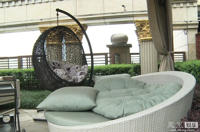 Trương Đình thích sự yên bình nên cô luôn tạo điểm nghỉ thoáng mát gần gũi với thiên nhiên.