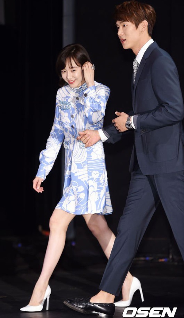 Hôm 14/5, Im Soo Jung tham dự họp báo phim mới Secret Temptation tại một cụm rạp ở Gangnam, Seoul. Nữ diễn viên xuất hiện với vẻ kín đáo, thanh lịch. Nhờ gương mặt trẻ thơ, trong sáng, Im Soo Jung được khán giả yêu mến qua bộ phim ăn khách Xin lỗi, anh yêu em. 