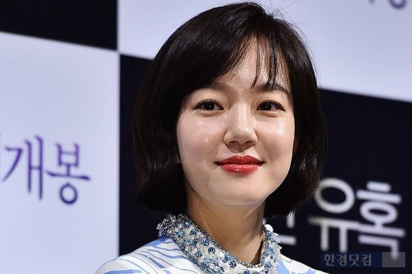 Im Soo Jung là một trong những người đẹp ít ỏi sở hữu khuôn mặt trẻ hơn tuổi. Nhờ lợi thế này, cô thường được giao đóng những vai dưới 20 tuổi. Vài năm nay, người đẹp 35 tuổi chuyển sang các nhân vật người lớn hơn. Im Soo Jung chủ yếu đóng phim điện ảnh và gặt hái được nhiều thành công. Xin lỗi, anh yêu em là một trong hai phim truyền hình cô tham gia.