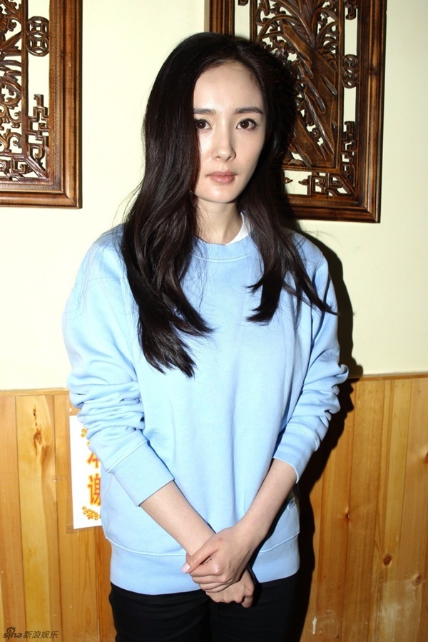 Quản lý của Dương Mịch tiết lộ clip bị cưỡng hiếp gán mác tên nữ diễn viên Cung tỏa tâm ngọc đã khiến gia đình cô gặp xáo trộn. Bố chồng Lưu Đan mệt mỏi phân bua với họ hàng rằng mọi sự chỉ là hiểu nhầm.