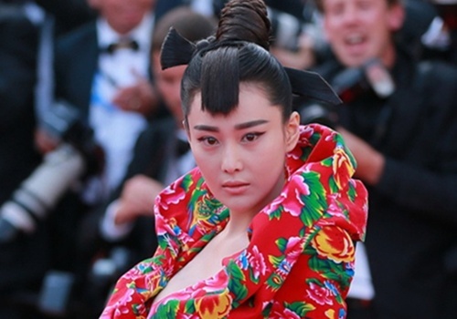 Pham Bang Bang phot lo chieu tro gay soc cua Hinh Du hinh anh