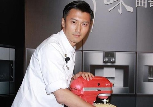 Ta Dinh Phong up mo tin dang ky ket hon voi Vuong Phi hinh anh