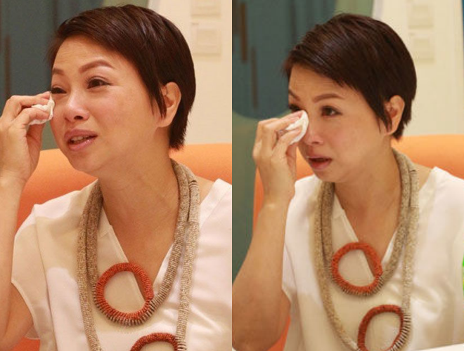 Nữ diễn viên khóc nức nở trong buổi phỏng vấn.