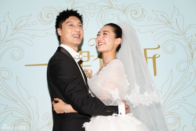 Hà Kiến Trạch được tiếng chiều chuộng người yêu khi cầu hôn bằng nhẫn kim cương khắc tên Hân Nhiên.