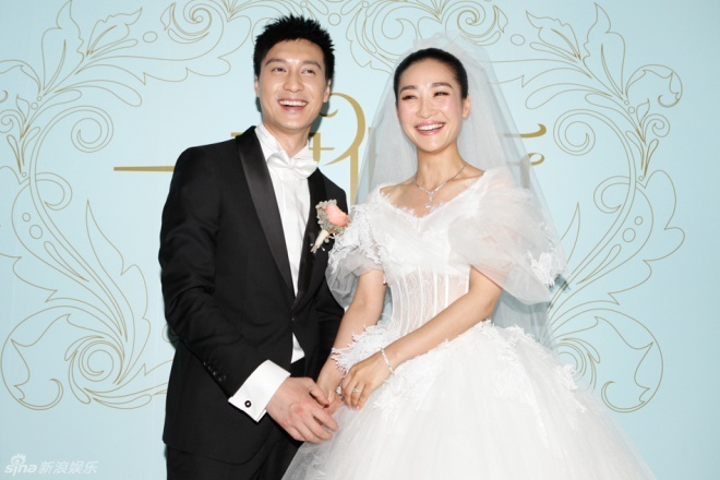 Hà Kiến Trạch cảm động tuyên bố: “Bất kể là ngày hôm qua, ngày hôm nay hay ngày mai, anh sẽ mãi ở bên em”.