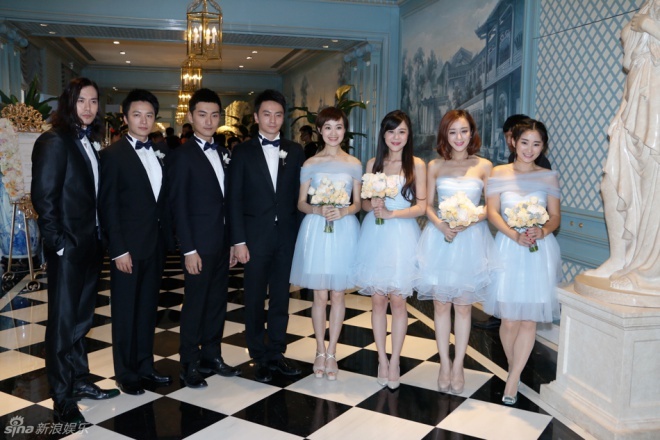 Dàn phù dâu và phù rể của lễ cưới.