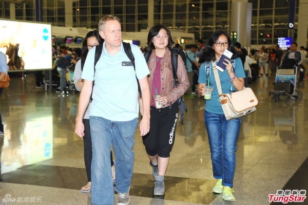 Trác Lâm theo bạn bè đi du lịch Thụy Sĩ.