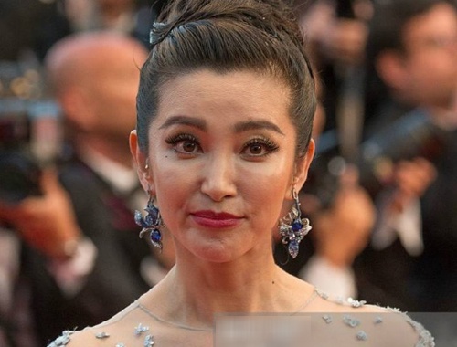 Nhan sac that cua giai nhan Hoa ngu qua ong kinh quoc te hinh anh