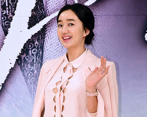 ‘Nu hoang khoc’ Soo Ae mat bong dau o su kien hinh anh