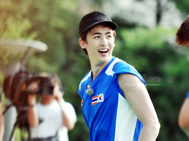 Nichkhun điển trai trong buổi ghi hình Running Man.