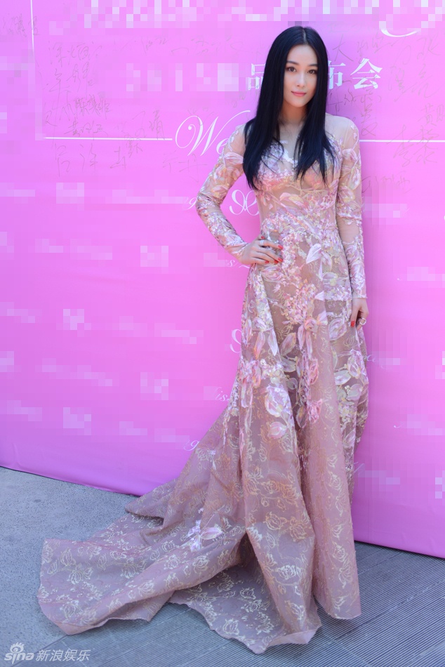 Vẻ đẹp gợi cảm của Trương Hinh Dư.