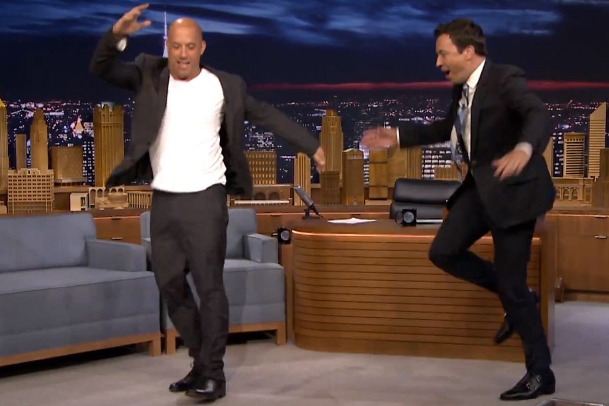 Vin Diesel nhay breakdance trong show Live With Kelly and Michael hinh anh