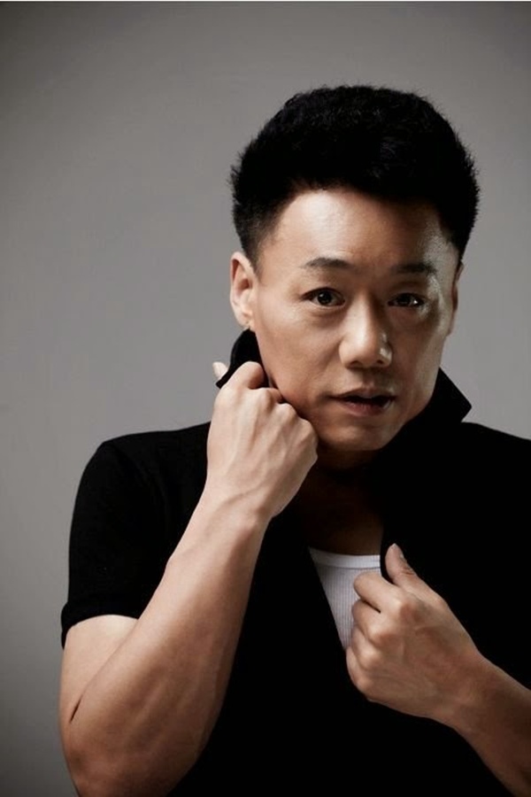 Baek Jae Hyun bị bắt vì quấy rối đàn ông ở phòng tắm hơi.