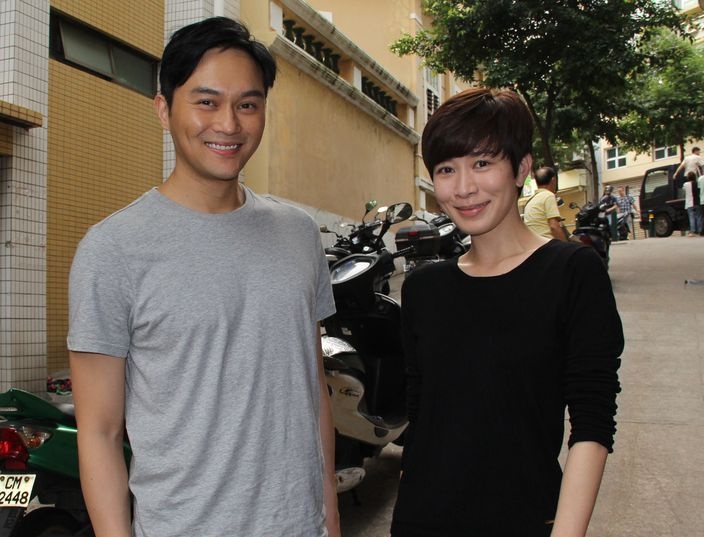 Mỹ nhân TVB tái hợp bạn diễn Trương Trí Lâm trên trường quay phim điện ảnh Đường về hạnh phúc.