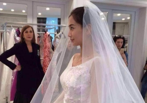 Cong khai anh thu vay cuoi tai Phap cua Angela Baby hinh anh