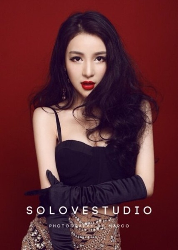 Quách Mỹ Mỹ là người mẫu tai tiếng khi dính vào đường dây cờ bạc, bán dâm.