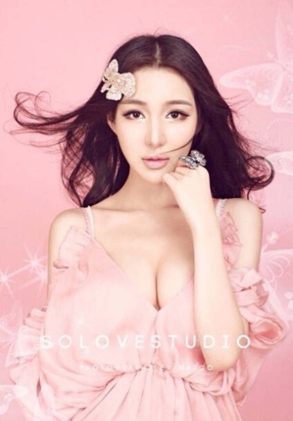 Cô đối diện án tù 10 năm.