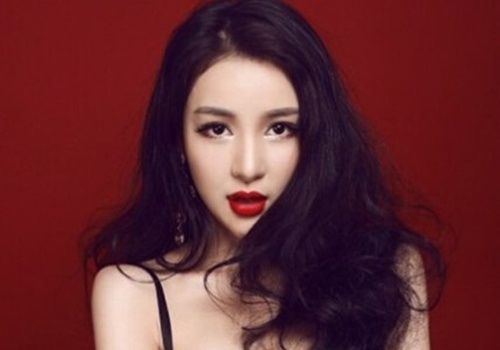 Sao Hoa ngu doi dien an 10 nam vi ban dam, mo song bac hinh anh